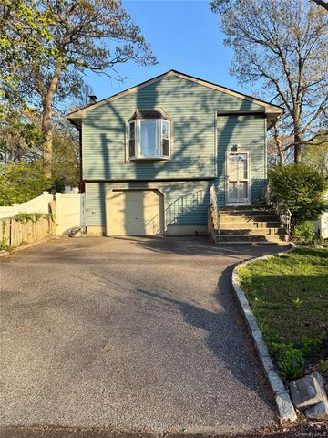 72 E Lake Terrace, Lake Ronkonkoma, NY 11779