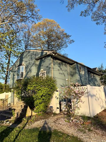 72 E Lake Terrace, Lake Ronkonkoma, NY 11779