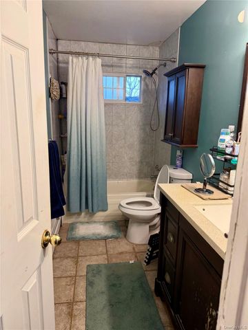 72 E Lake Terrace, Lake Ronkonkoma, NY 11779
