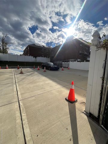 2866 Dewey Avenue, Bronx, NY 10465