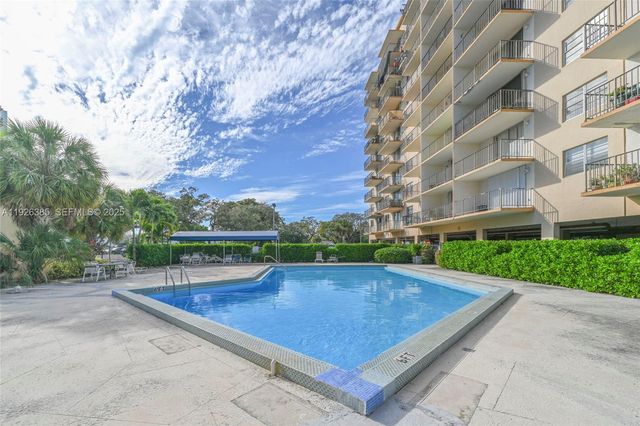 1465 NE 123rd St PH9, North Miami, FL 33161