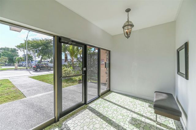 1465 NE 123rd St PH9, North Miami, FL 33161