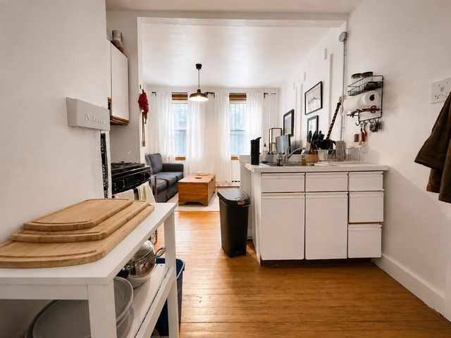 37 Garden St 2, Boston, MA 02114