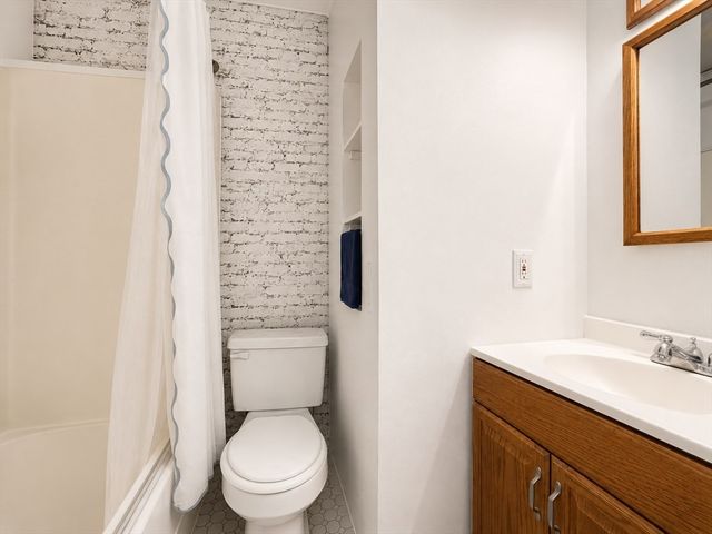 37 Garden St 2, Boston, MA 02114