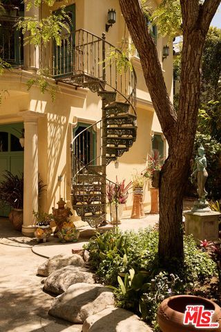 215 23rd Street, Santa Monica, CA 90402