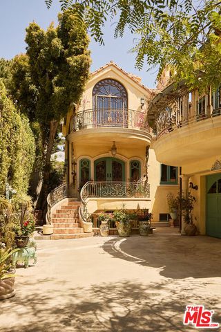 215 23rd Street, Santa Monica, CA 90402