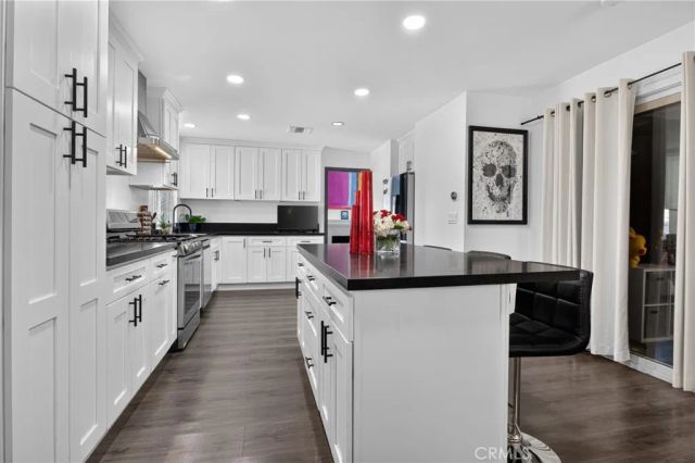 1834 Hillary Court, Simi Valley, CA 93065