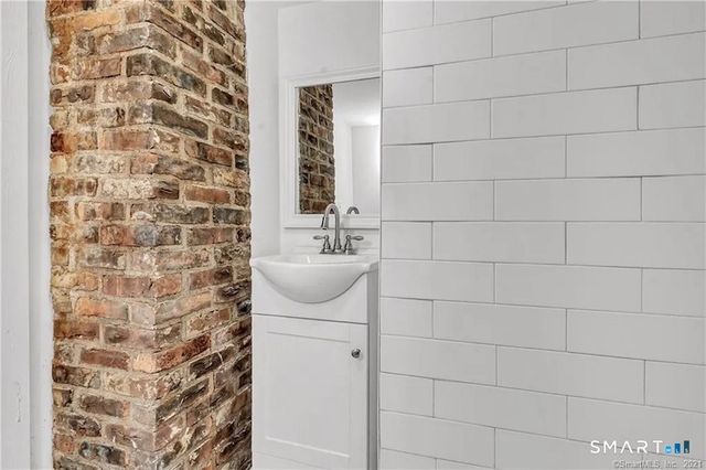 1793 Ridge Road, North Haven, CT 06473