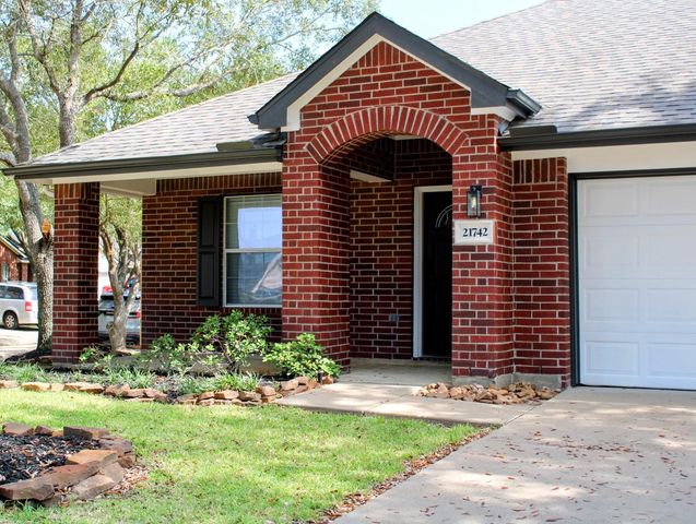 21742 Winsome Rose Court, Cypress, TX 77433