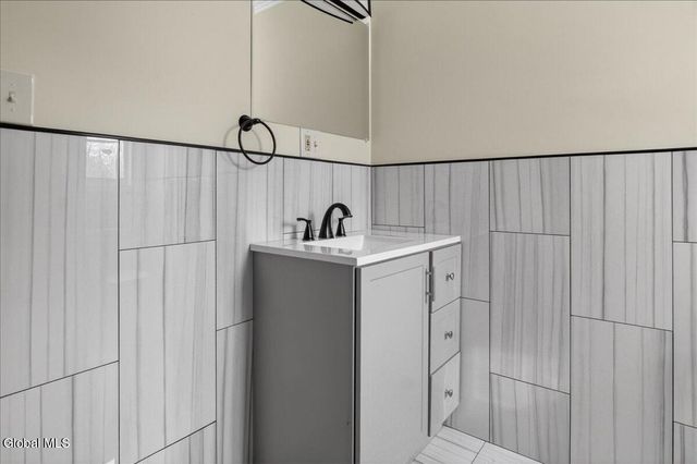 191 Fillmore Avenue, Niskayuna, NY 12304