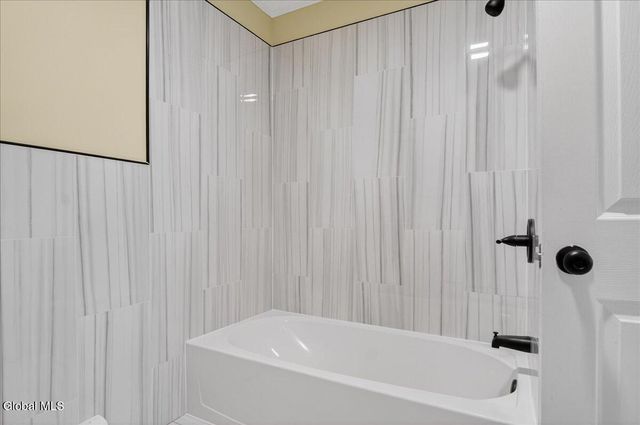 191 Fillmore Avenue, Niskayuna, NY 12304