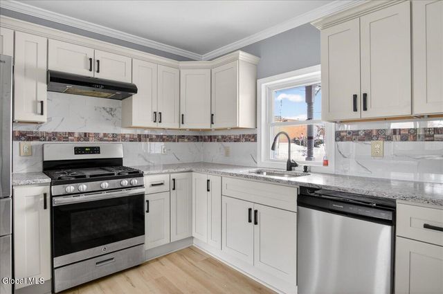 191 Fillmore Avenue, Niskayuna, NY 12304