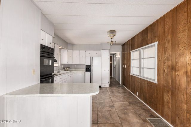 8258 E CACTUS Drive, Mesa, AZ 85208