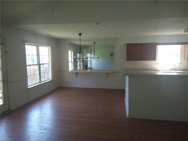 14 Mallard RN, Hampton, VA 23669