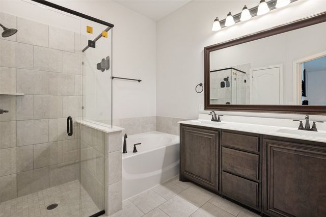 126 Martinique Drive, Lancaster, TX 75146