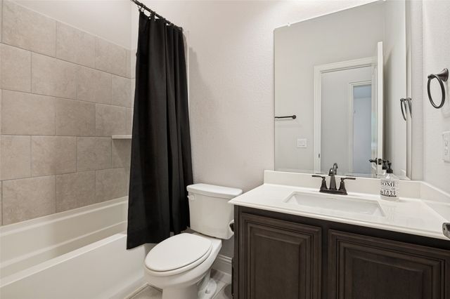 126 Martinique Drive, Lancaster, TX 75146