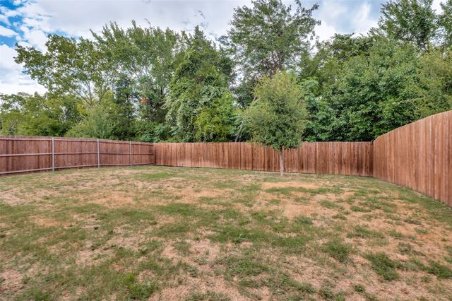 126 Martinique Drive, Lancaster, TX 75146