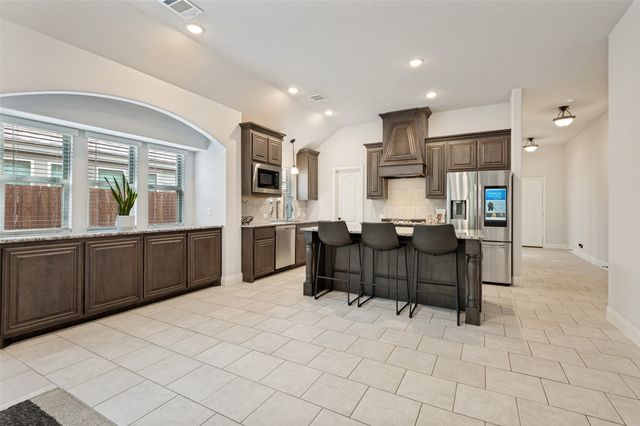 126 Martinique Drive, Lancaster, TX 75146