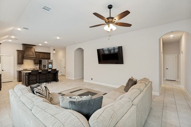 126 Martinique Drive, Lancaster, TX 75146