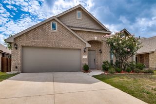 126 Martinique Drive, Lancaster, TX 75146
