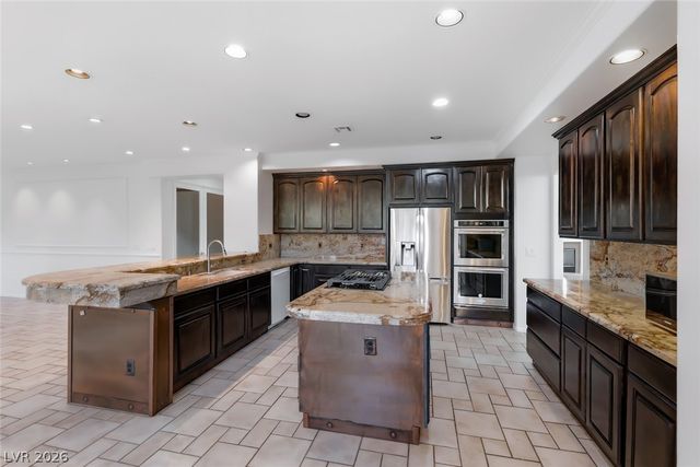 8821 MONTAGNA Drive, Las Vegas, NV 89134