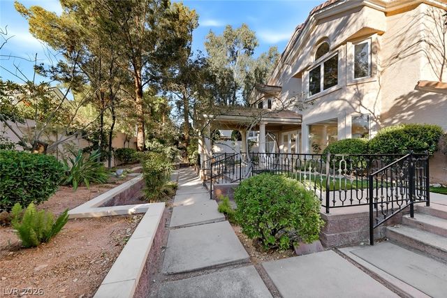 8821 MONTAGNA Drive, Las Vegas, NV 89134