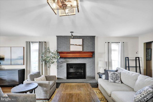 1102 FOREST ST, Fleetwood, PA 19522