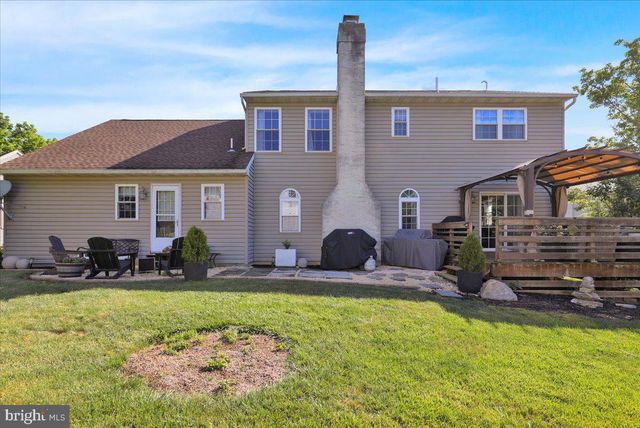 1102 FOREST ST, Fleetwood, PA 19522