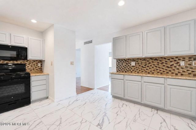 6 Ennis Drive, Hazlet, NJ 07730