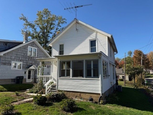 197 W State Street, Barberton, OH 44203