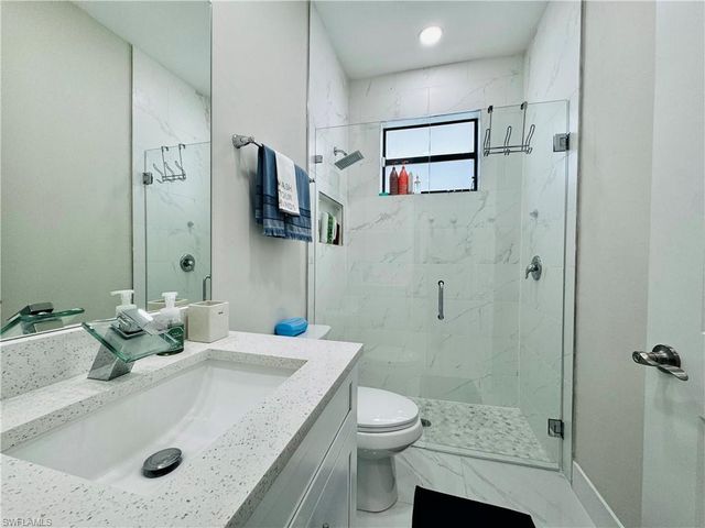 401 NE 9th ST, Cape Coral, FL 33909