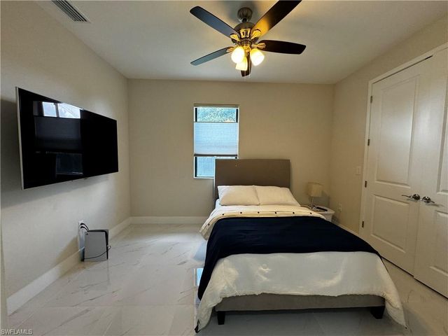 401 NE 9th ST, Cape Coral, FL 33909