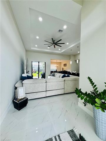 401 NE 9th ST, Cape Coral, FL 33909