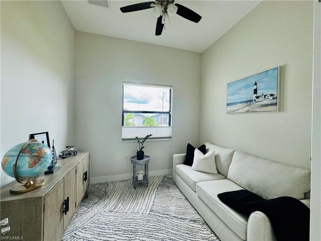 401 NE 9th ST, Cape Coral, FL 33909