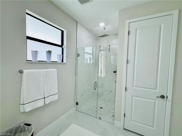 401 NE 9th ST, Cape Coral, FL 33909