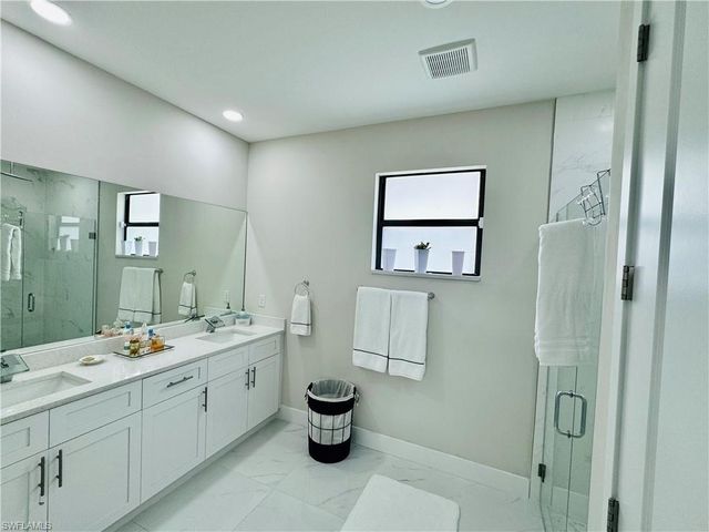 401 NE 9th ST, Cape Coral, FL 33909