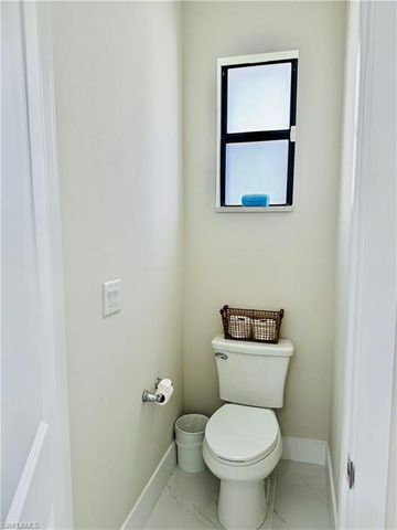 401 NE 9th ST, Cape Coral, FL 33909