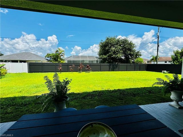 401 NE 9th ST, Cape Coral, FL 33909