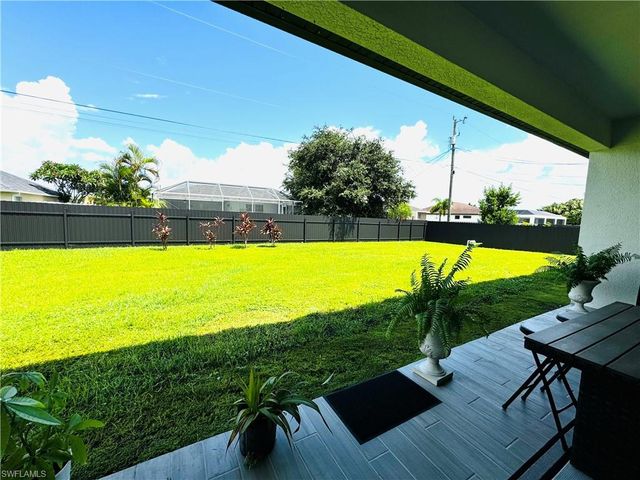 401 NE 9th ST, Cape Coral, FL 33909