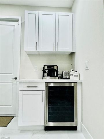 401 NE 9th ST, Cape Coral, FL 33909