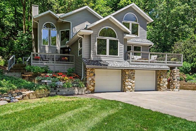 677 Tuttle Road, Baroda, MI 49101
