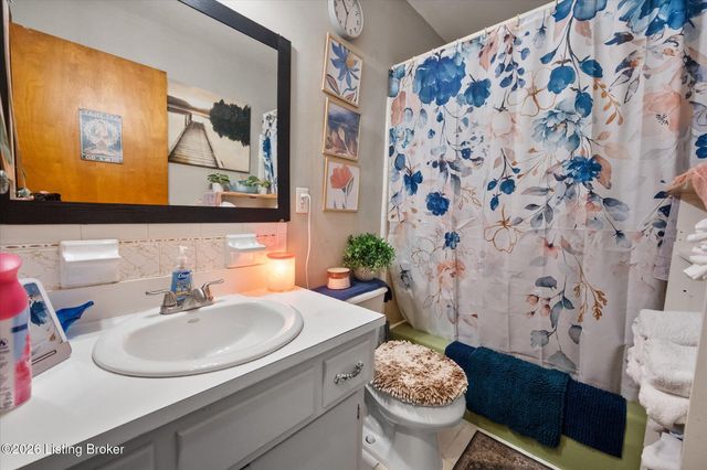 4925 Southside Dr 5, Louisville, KY 40214