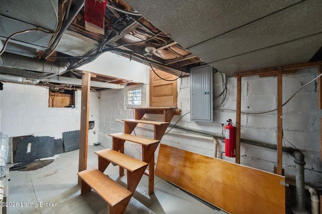 4925 Southside Dr 5, Louisville, KY 40214