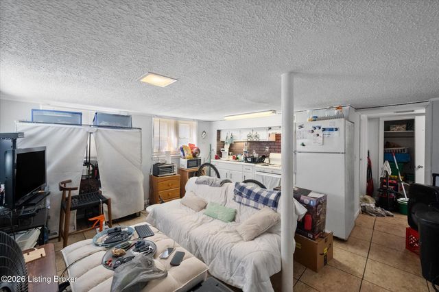 4925 Southside Dr 5, Louisville, KY 40214