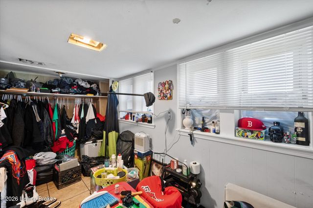 4925 Southside Dr 5, Louisville, KY 40214