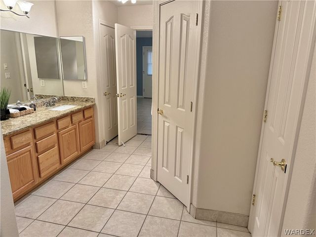 4235 Rising Sun Avenue, Kingman, AZ 86401