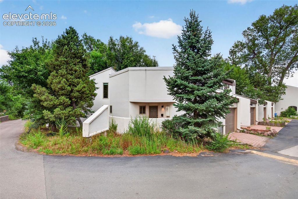 102 Creekside Lane, Colorado Springs, CO 80906 — exterior