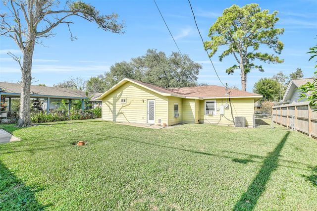 6343 Clemson Street, Houston, TX 77092