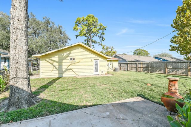 6343 Clemson Street, Houston, TX 77092