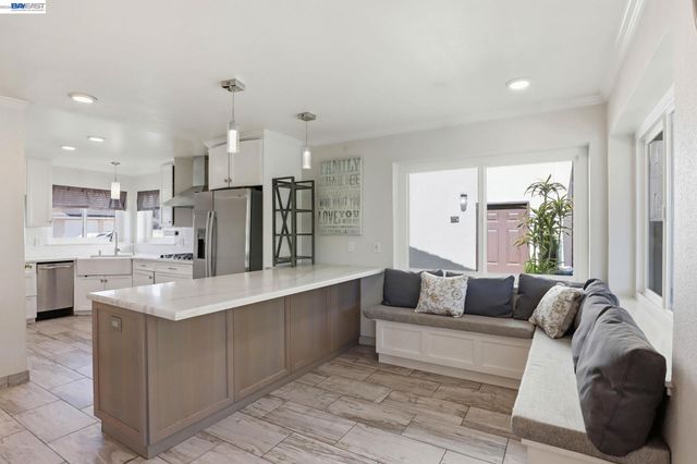 1233 Benedict Ct, San Leandro, CA 94577